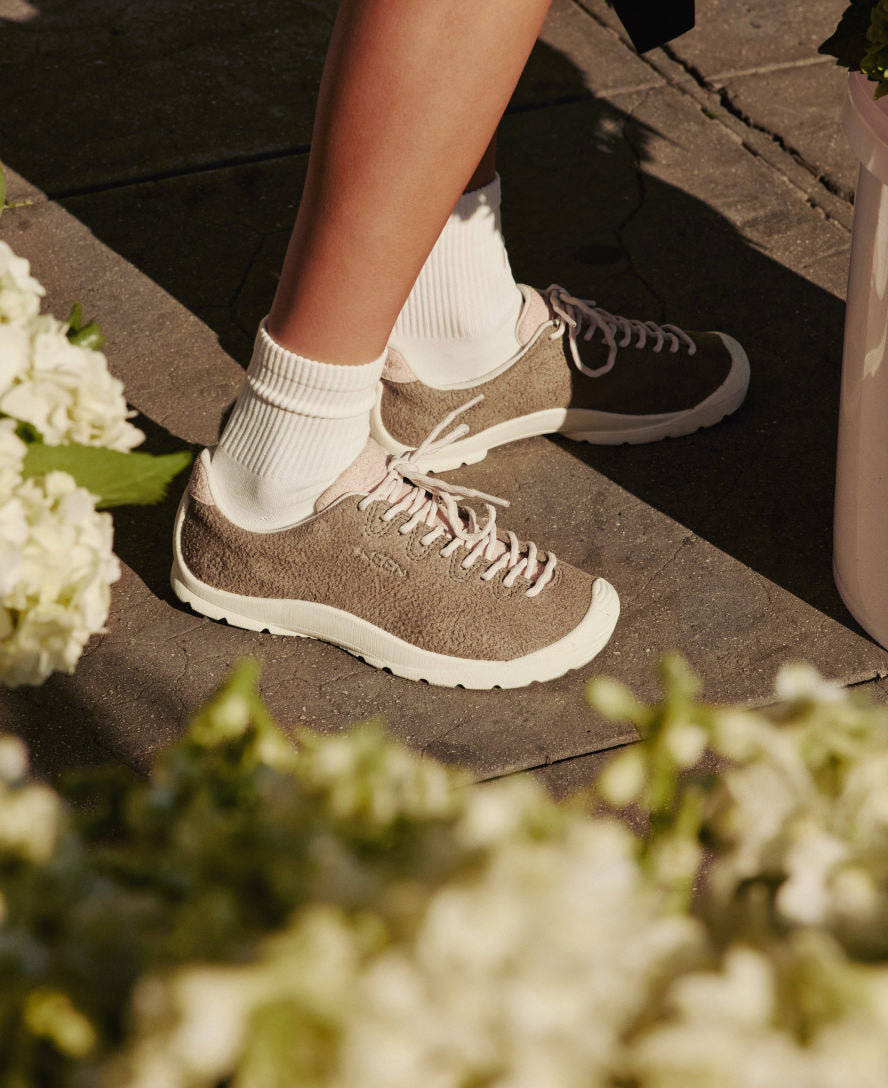 Women's Jasper KM Lite Sneaker | Cameo Rose/Black - Image 8