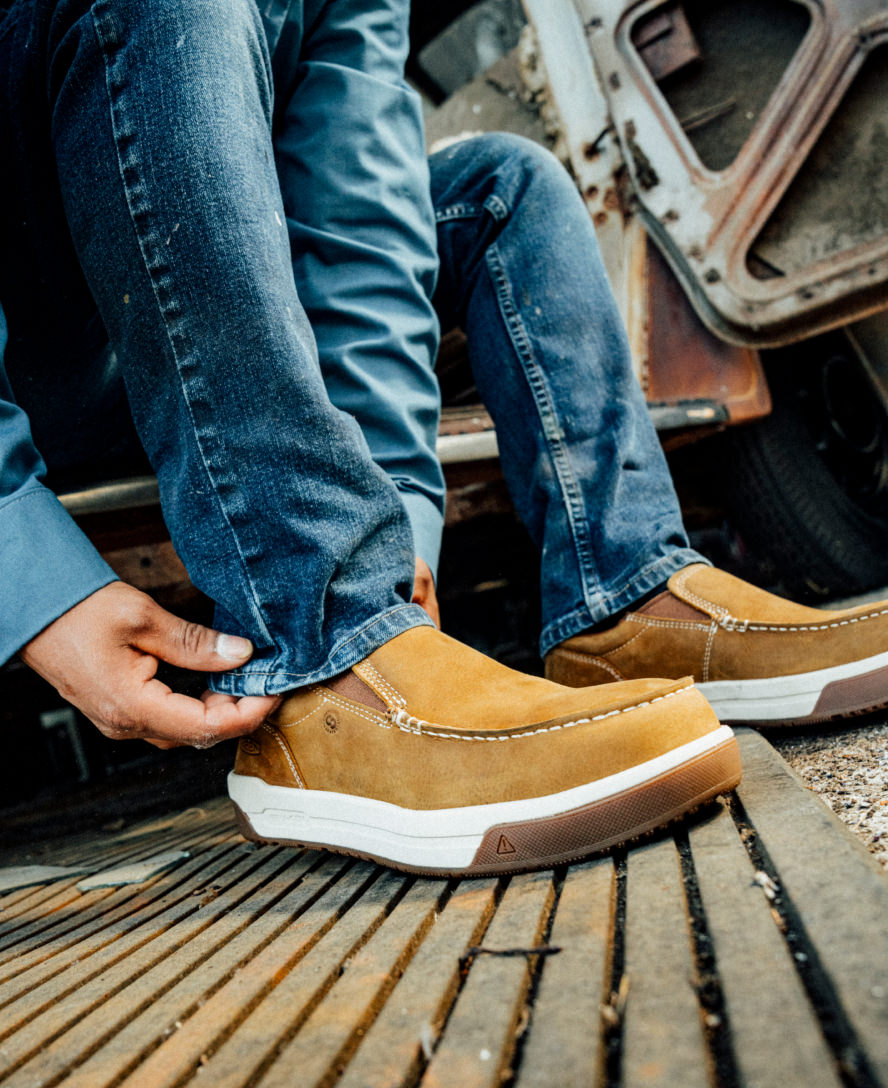 Men's Gibson Slip-On Work Shoe (Carbon Toe) | Belgian/Gum - Image 8