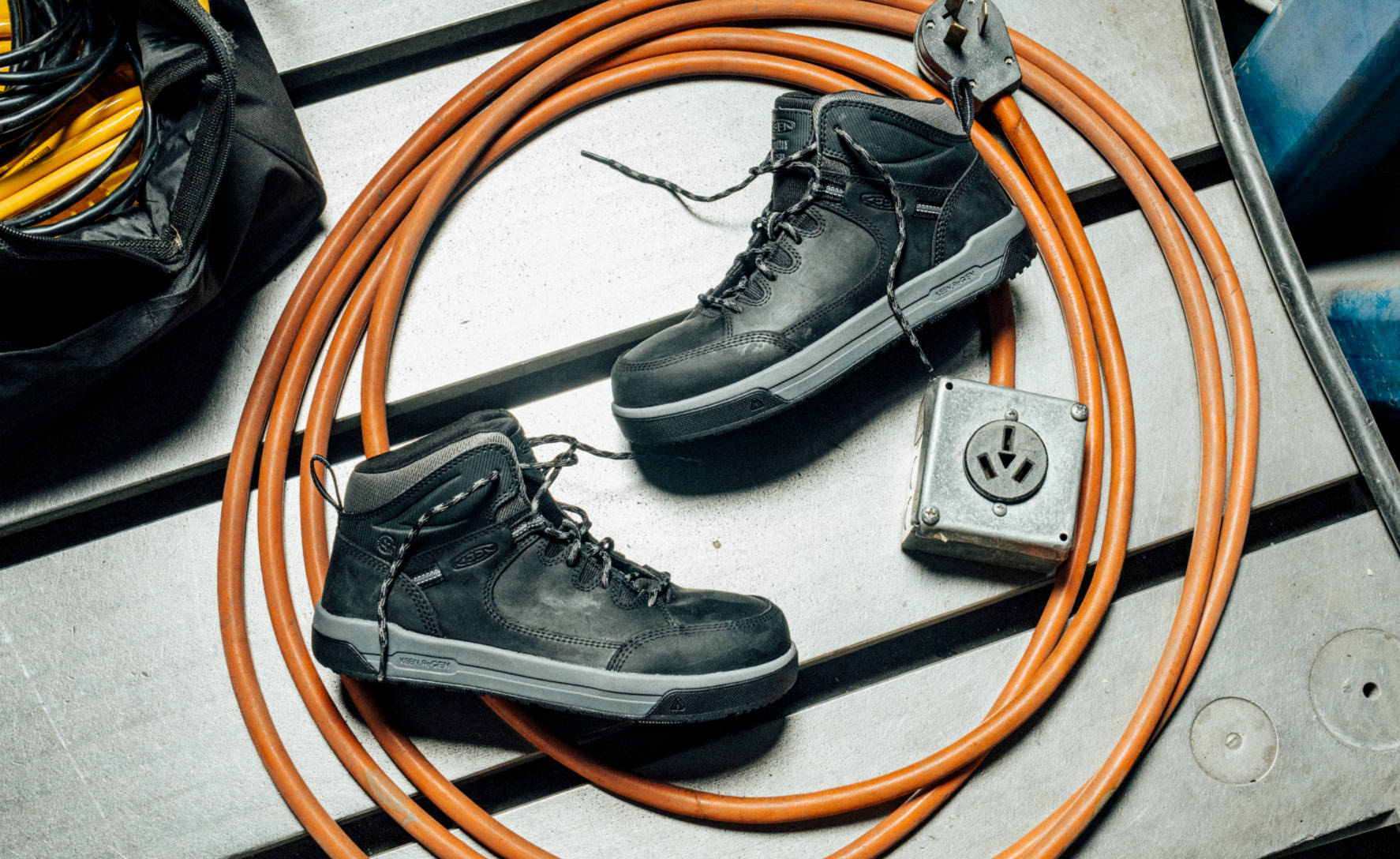 Men's Gibson Hiker ESD Work Boot (Carbon Toe) | Black/Magnet - Image 7